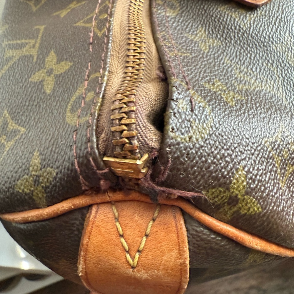 Louis Vuitton Vintage Monogram Speedy 30 - Picture 7 of 11
